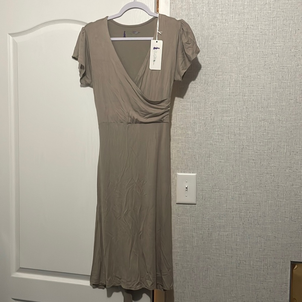 Belly Moms Angelina Crossover Nursing Dress size Medium